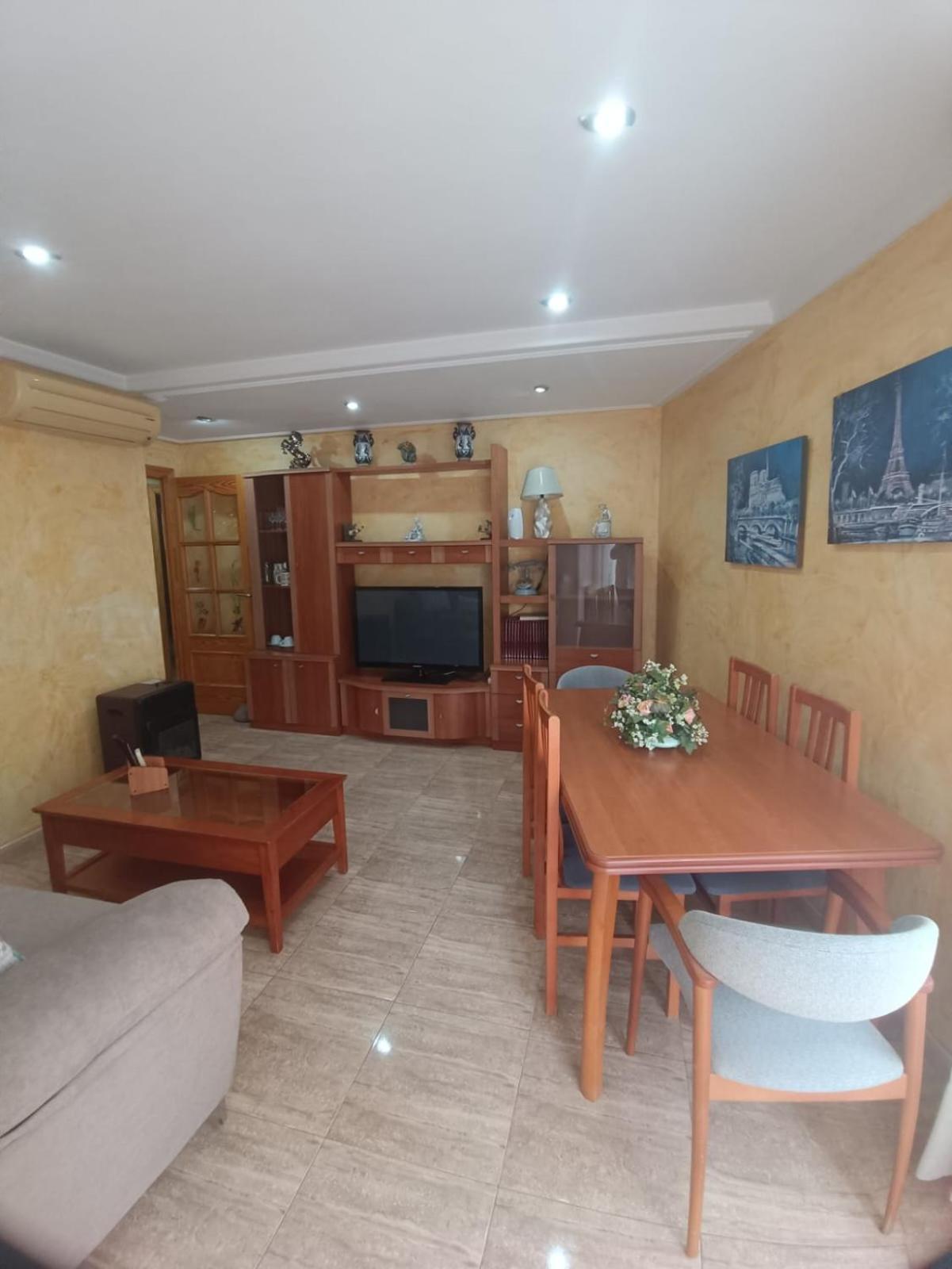 Pet Friendly - Apartamento Centrico Y Cerca De La Playa 산타 폴라 외부 사진